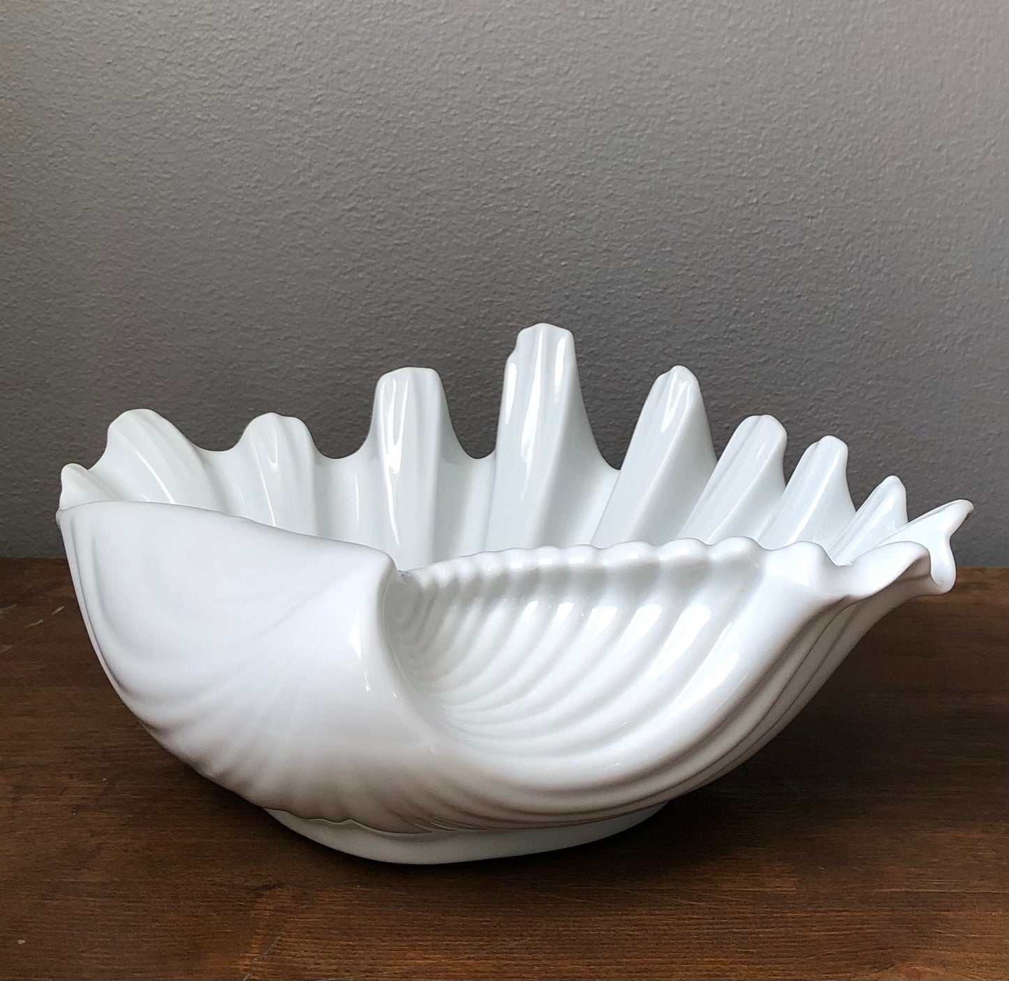 Vicke Lindstrand large porcelain shell