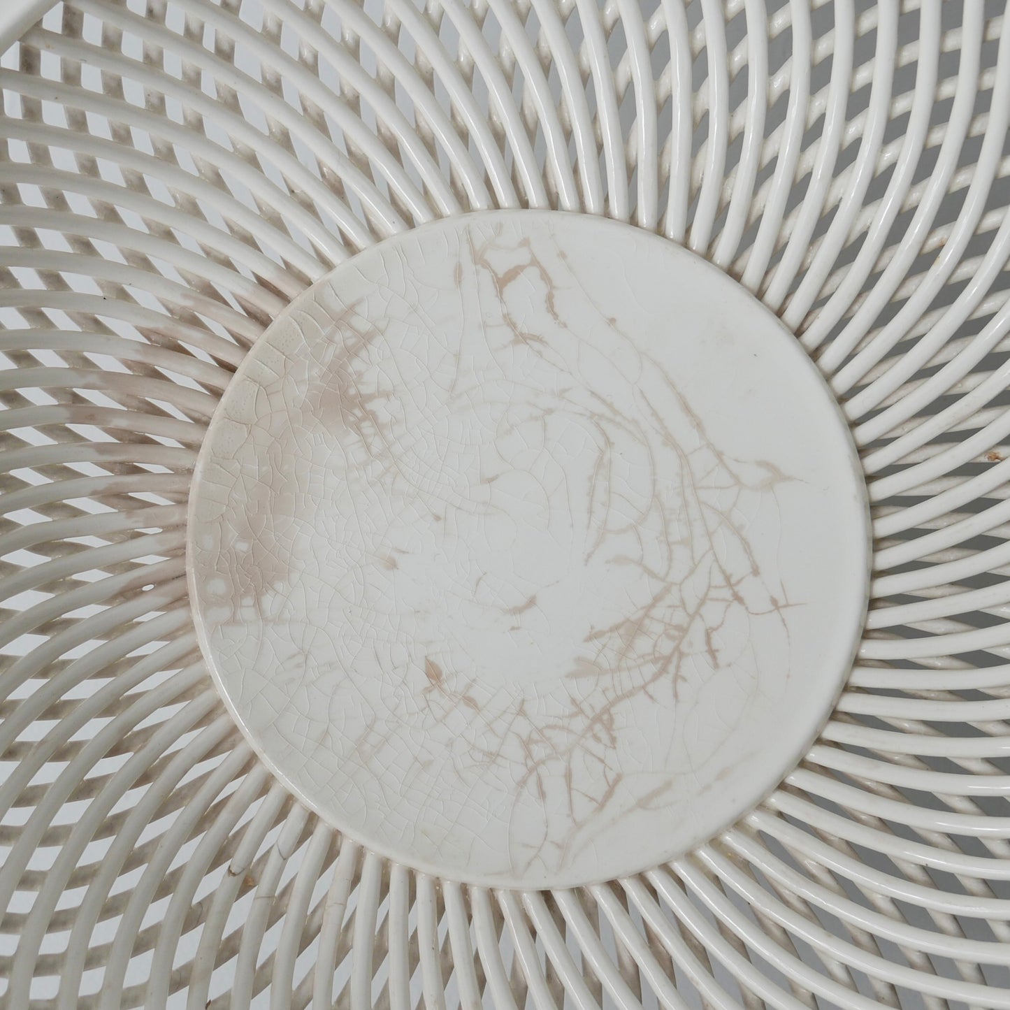 Footed woven porcelain fruit bowl