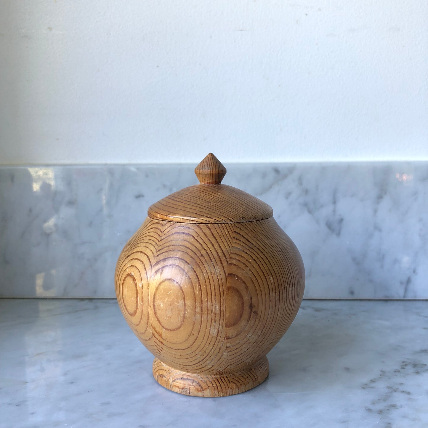 Wooden urn