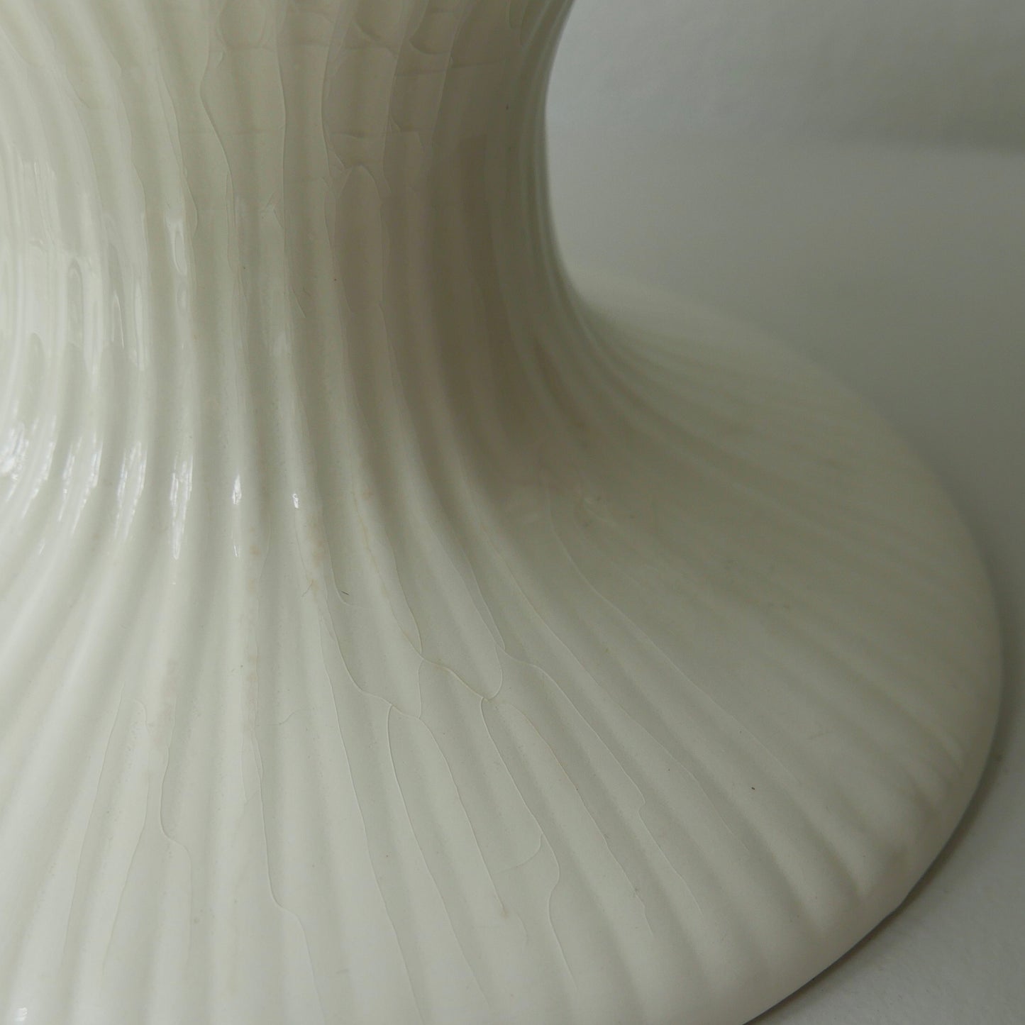 Footed woven porcelain fruit bowl