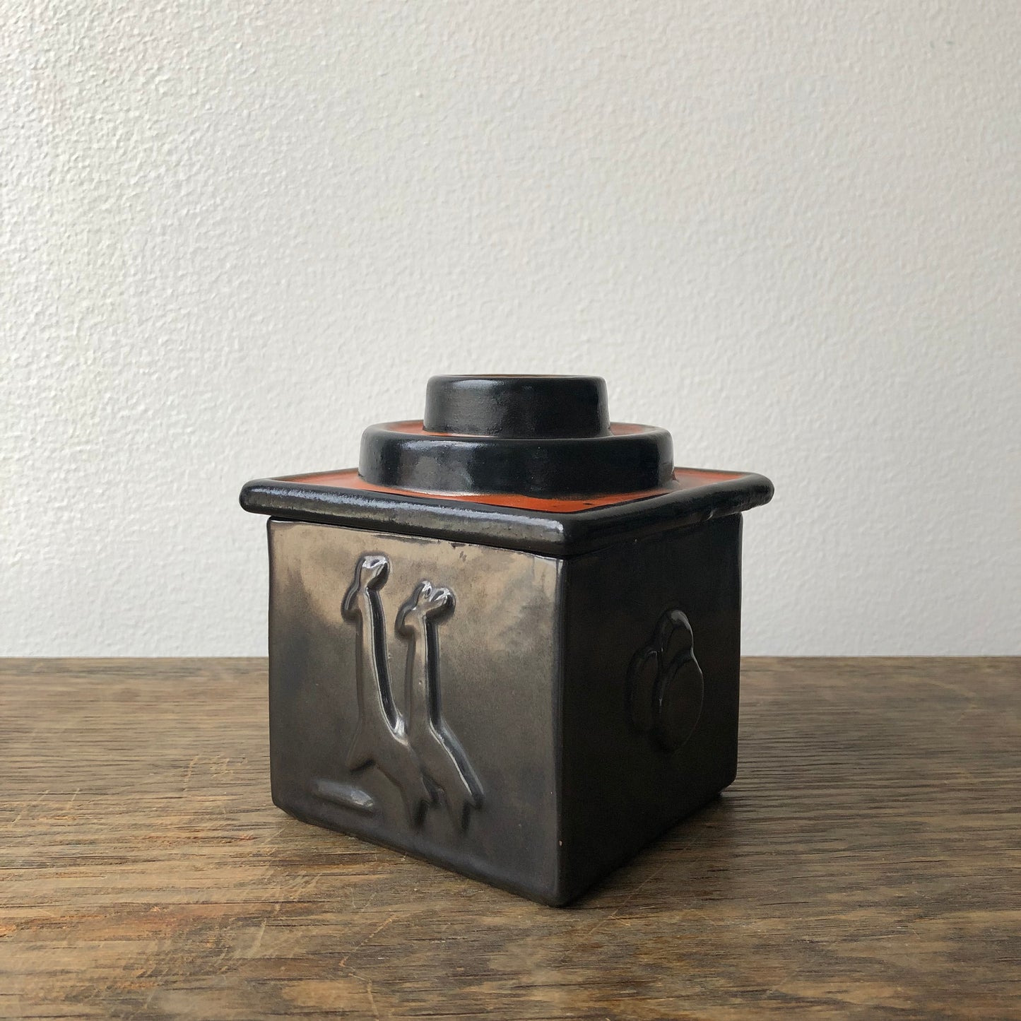 Upsala-Ekeby lidded box