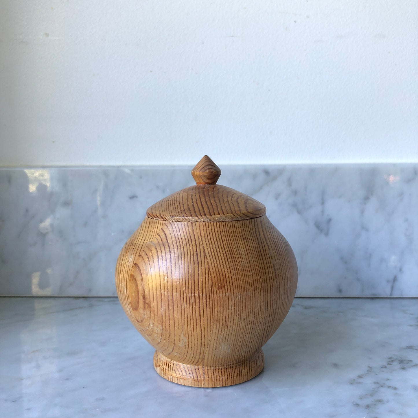 Wooden urn