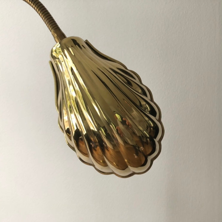 Shell floor lamp