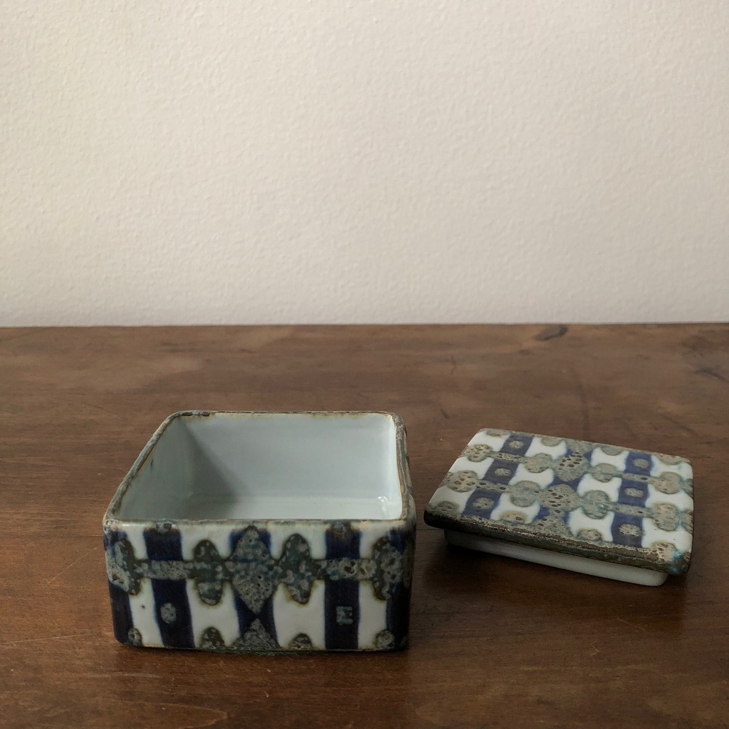 Aluminia, lidded box