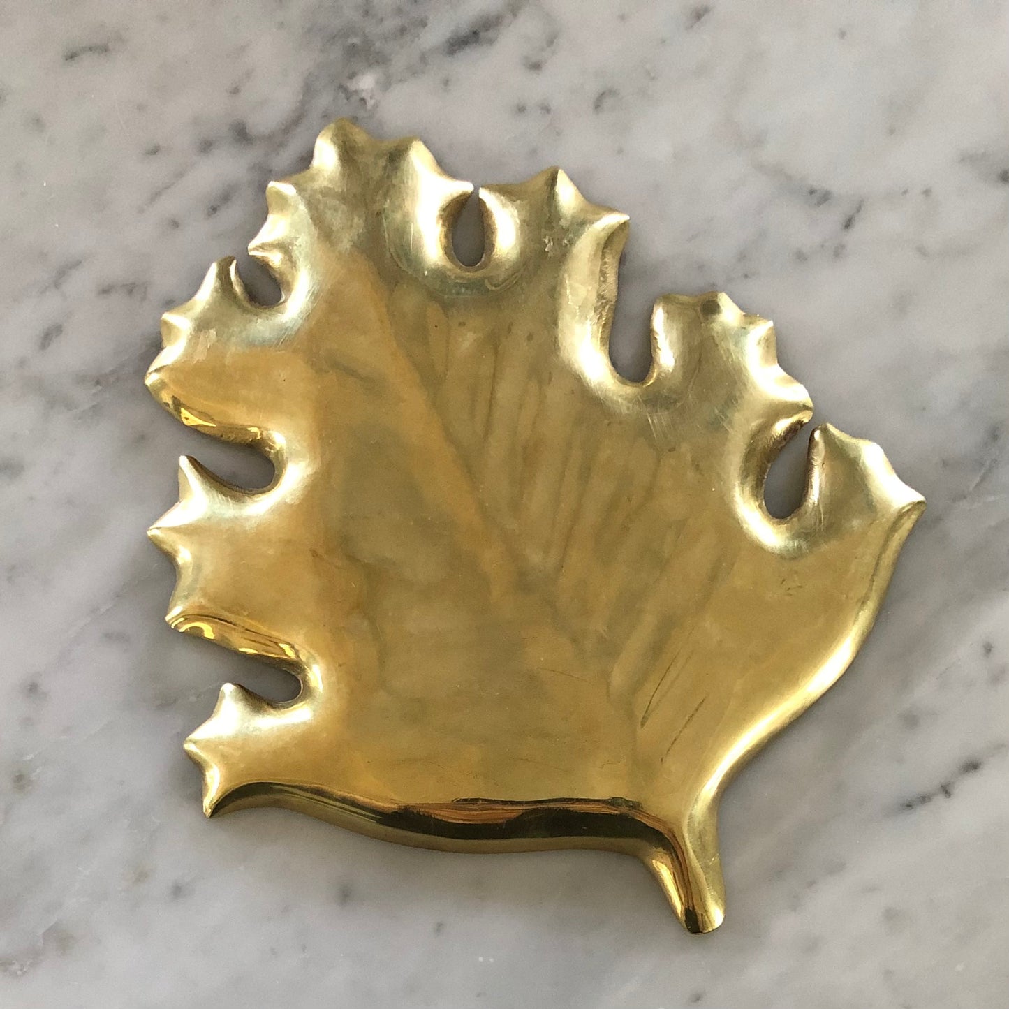 Svenskt tenn brass leaf