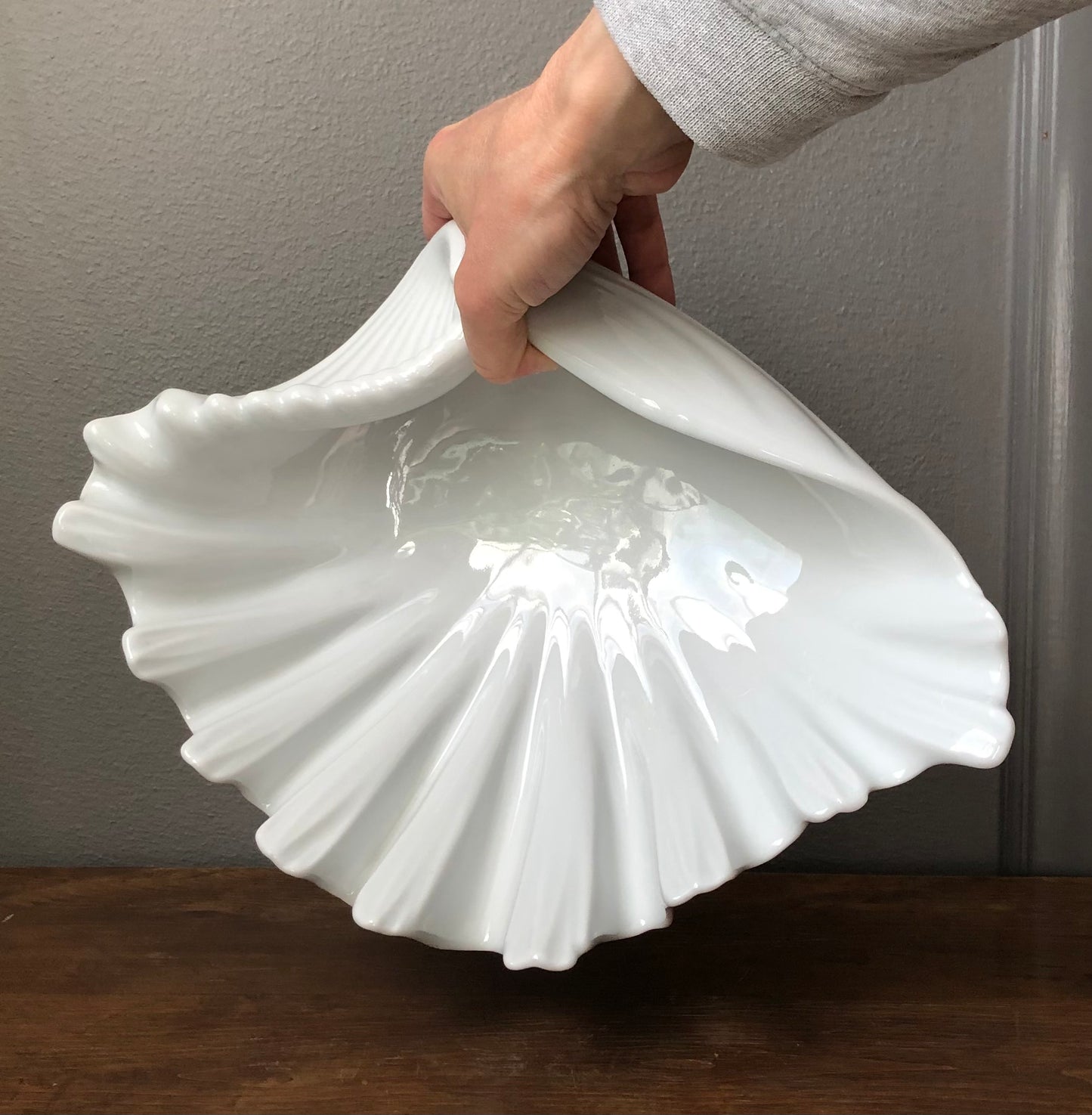 Vicke Lindstrand large porcelain shell